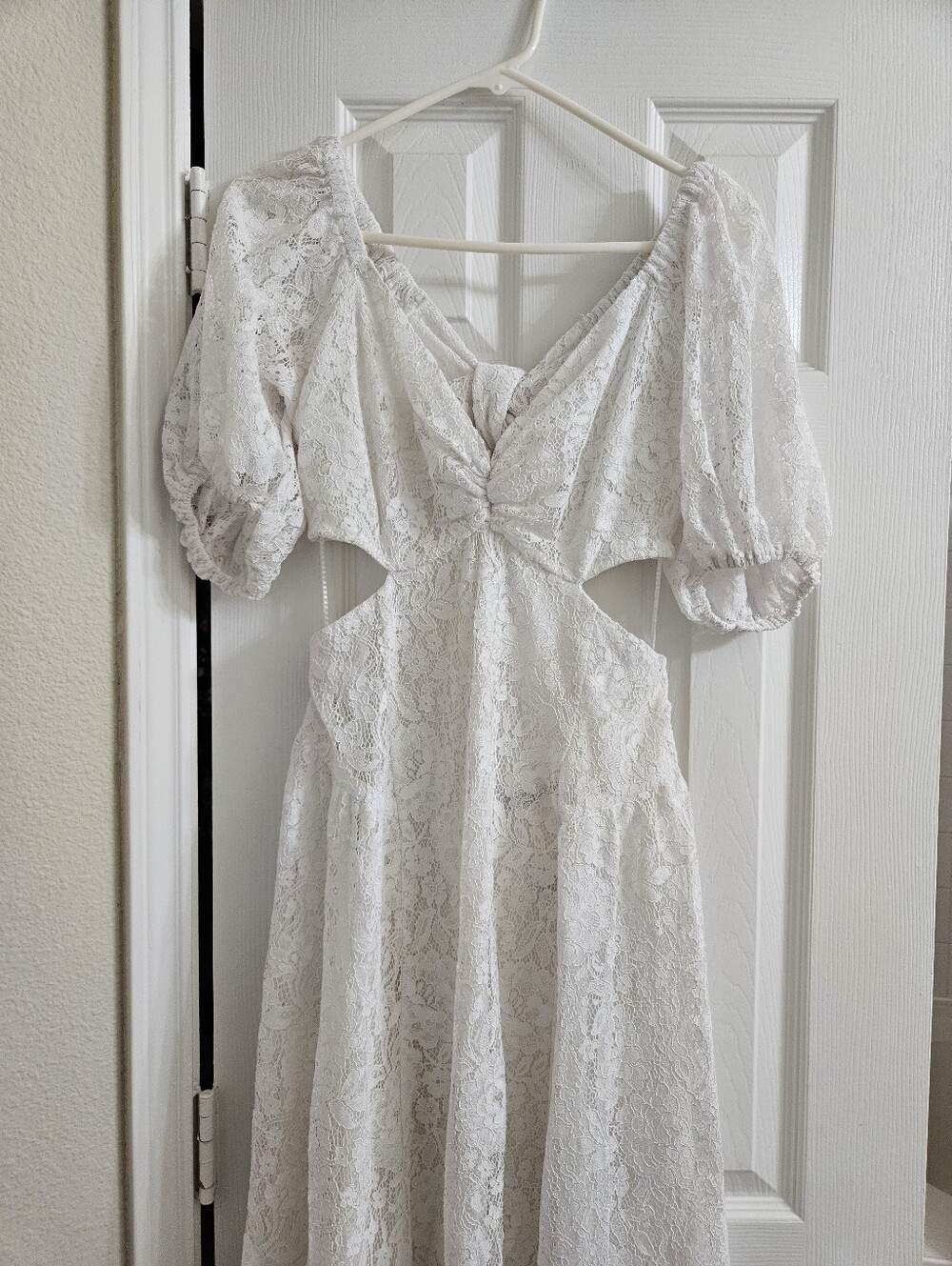 NWT Abercrombie Lace Cutout Maxi Dress With Sweetheart Neckline And Puff Sleeve - Picture 2 of 14